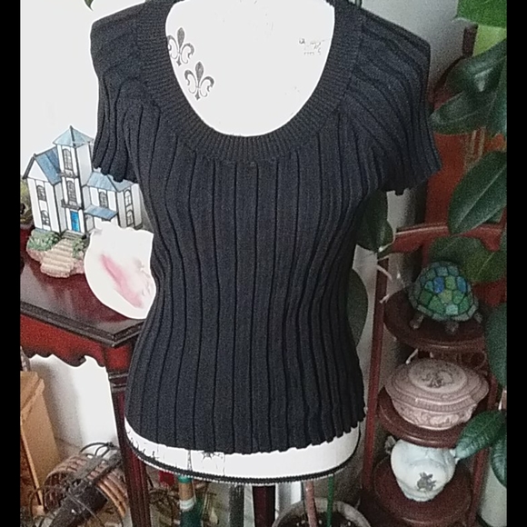 Top - Picture 1 of 1